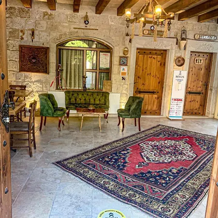 מלון Risus Cave 2*