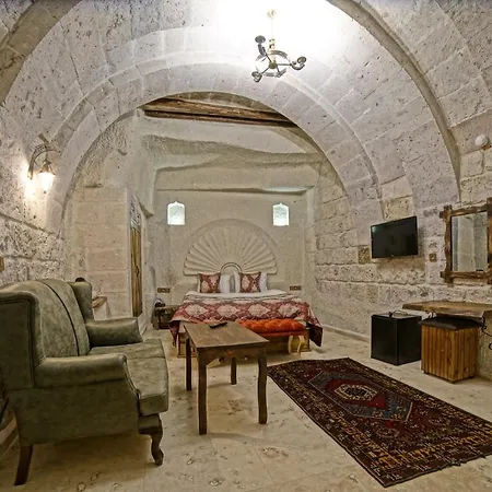 Risus Cave *