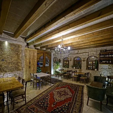 מלון Risus Cave