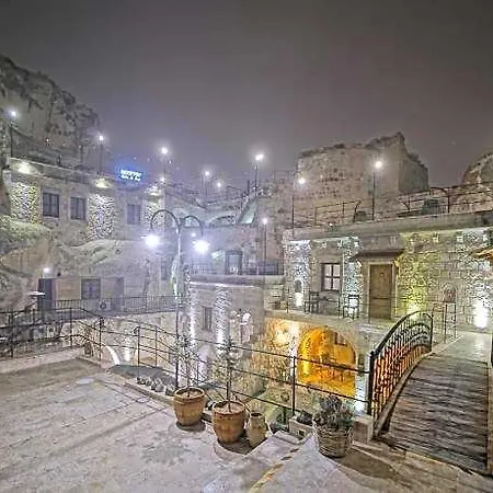 Risus Cave Проживание в семье