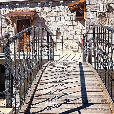 Risus Cave * גורמה