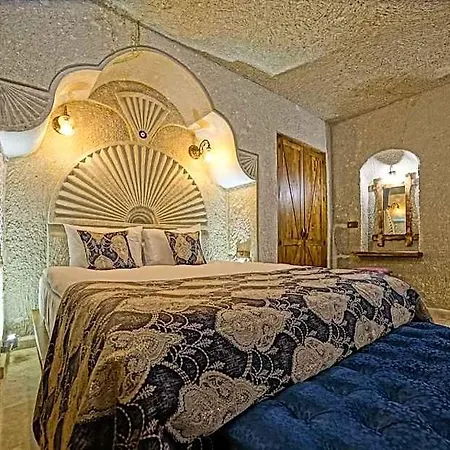 Risus Cave Проживание в семье Гореме