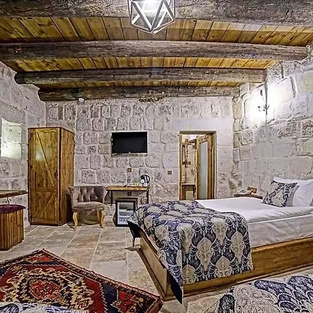 Risus Cave Проживание в семье Гореме