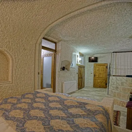 Risus Cave Проживание в семье Гореме