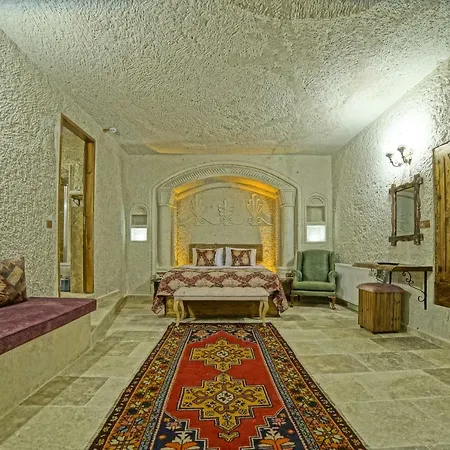 Risus Cave 2*