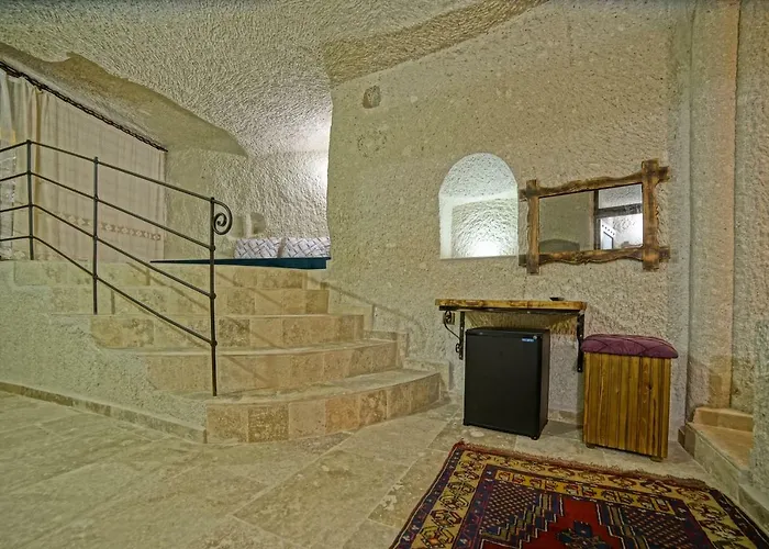 Risus Cave غوريمِيه